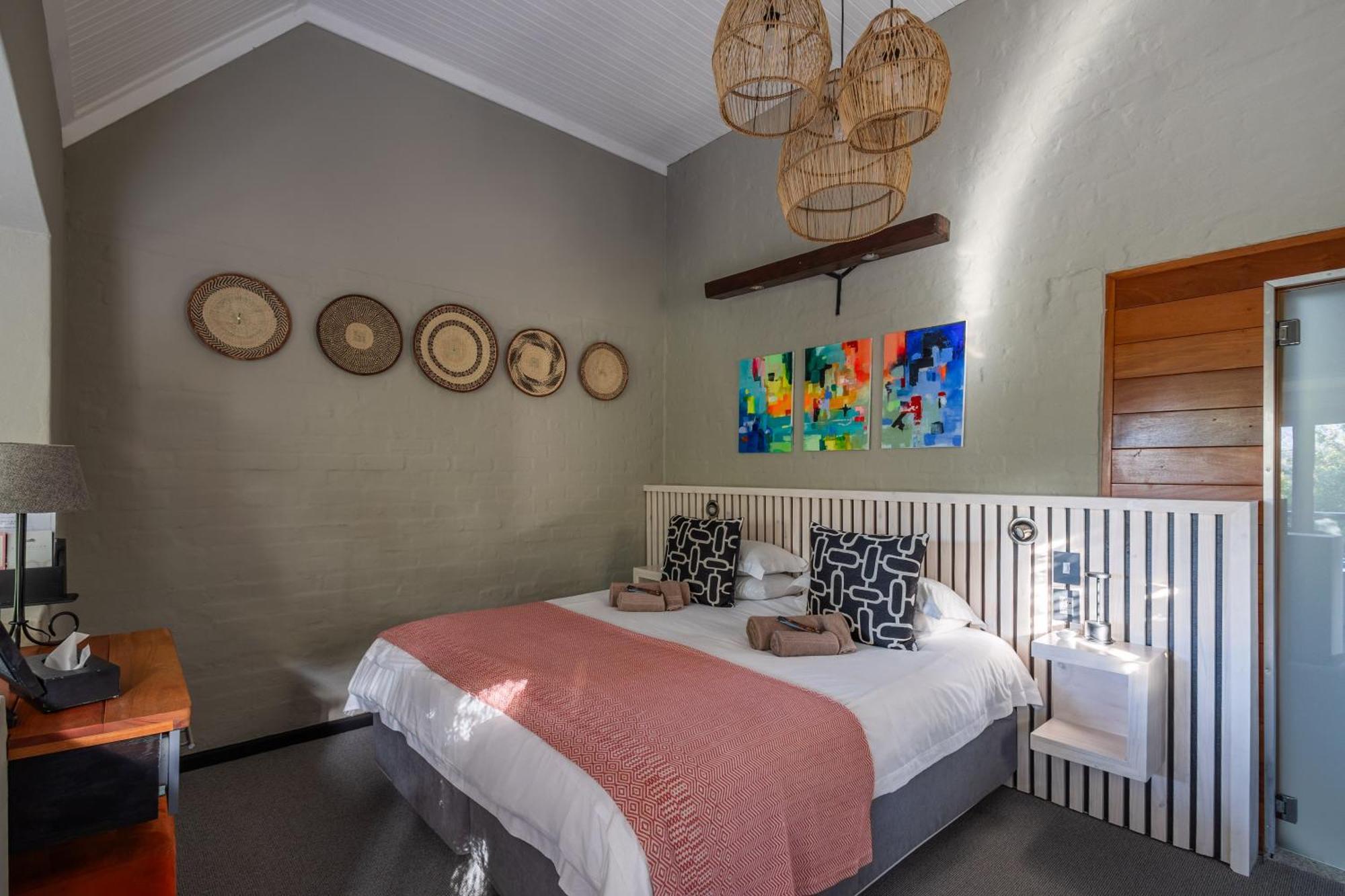 Hog Hollow Country Lodge