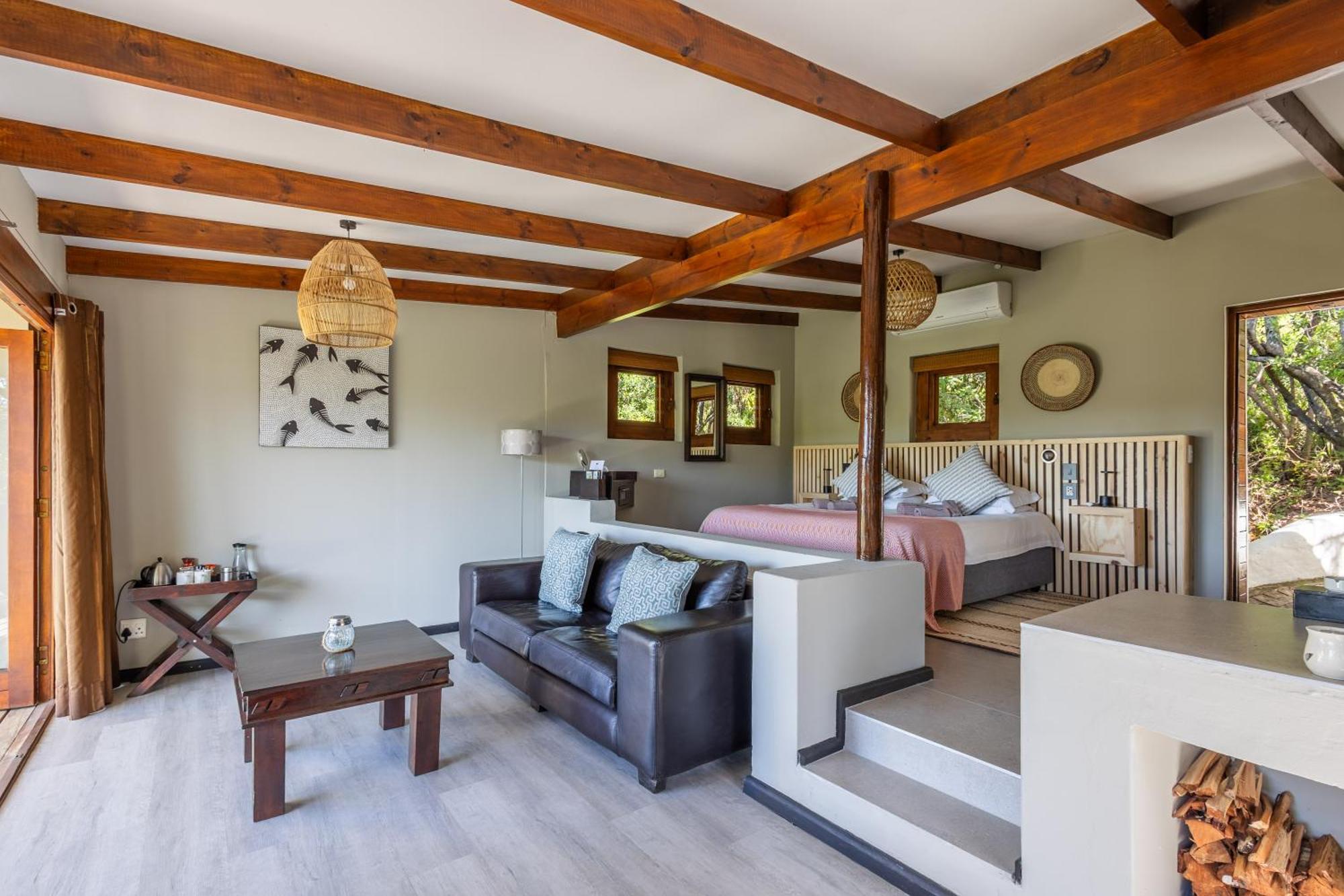 Hog Hollow Country Lodge *